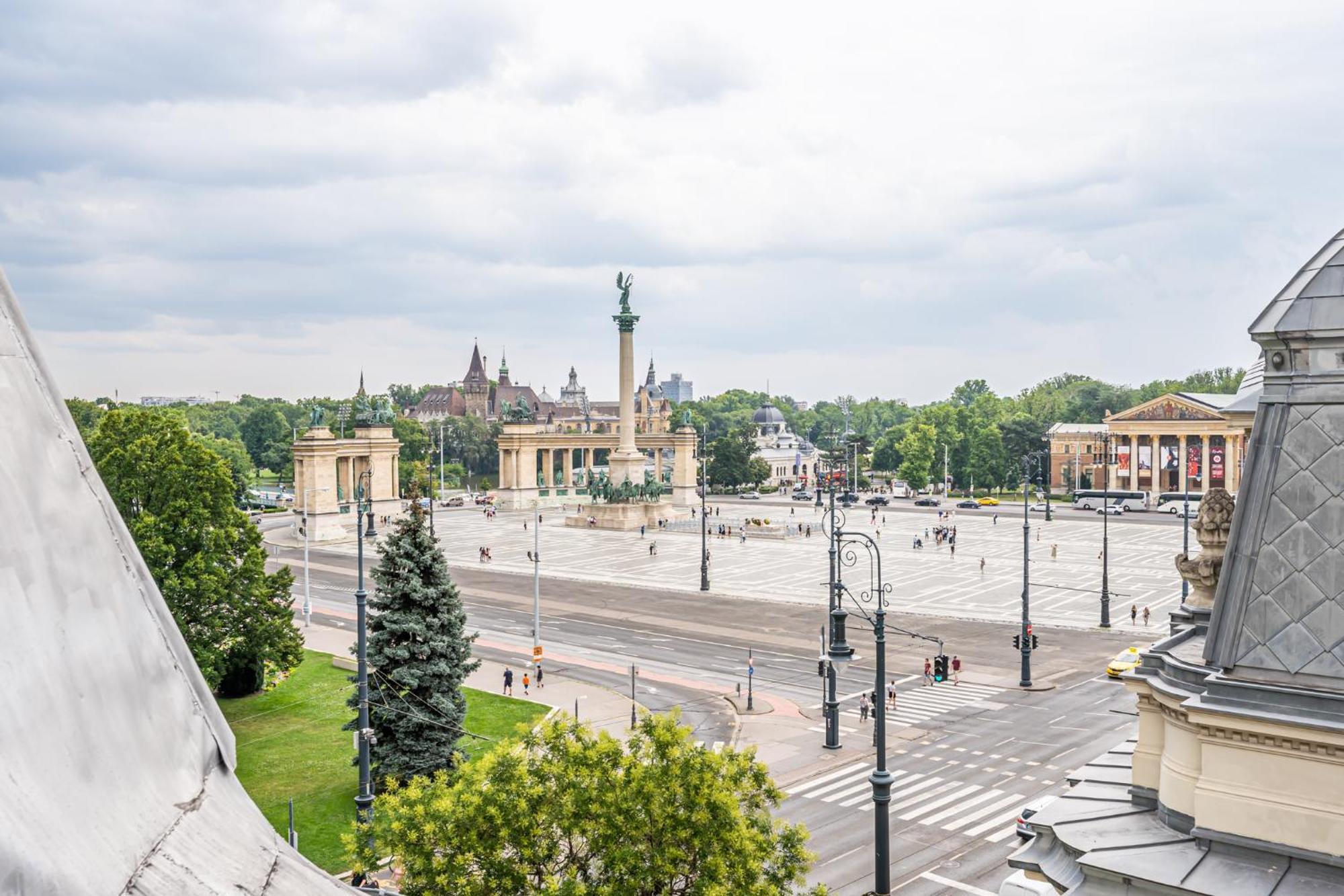 The Grand Penthouse With Stunning View To Heroes Square Budapest